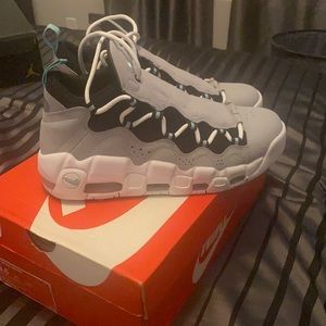 NIKE AIR MORE MONEY NEW SZ 9.5